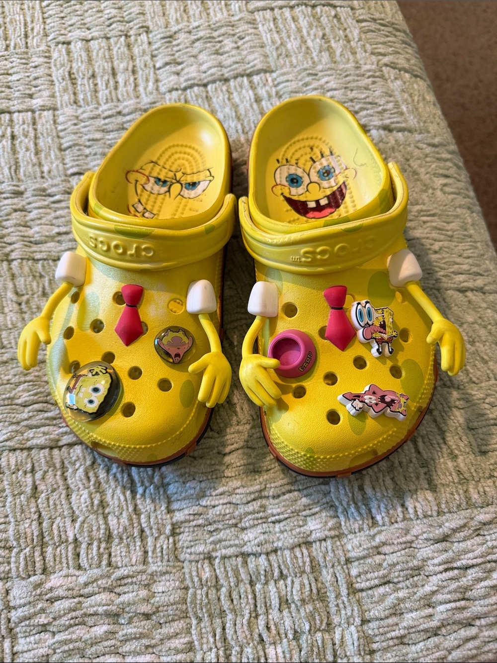 CROCS unisex Bright Yellow SpongeBob Character Clogs with Jibbitz